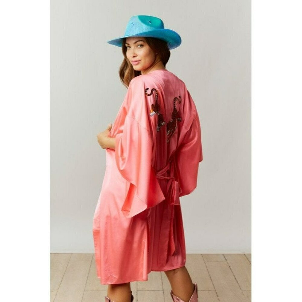 Wild Side Embroidered Tiger Pink Kimono Robe - Picture 7 of 7